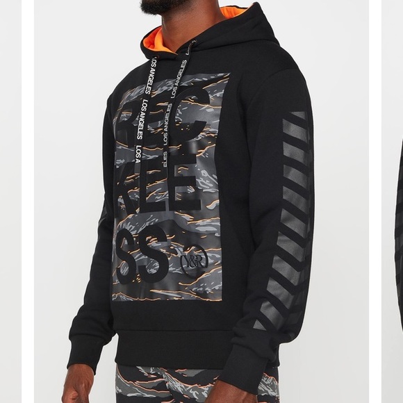 Young & Reckless sweaters. - Picture 10 of 16